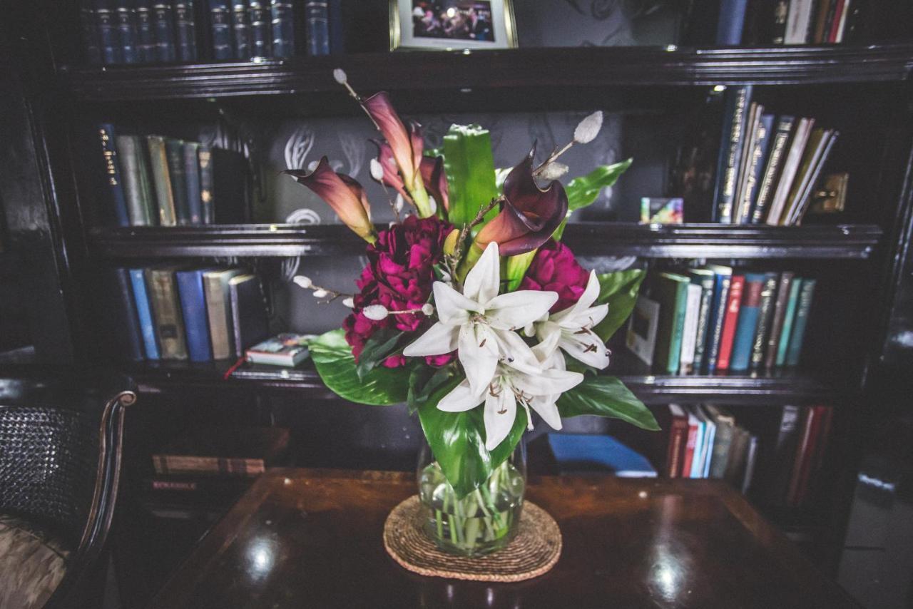 Bed and Breakfast Jeakes House Rye Exterior foto A bouquet of flowers