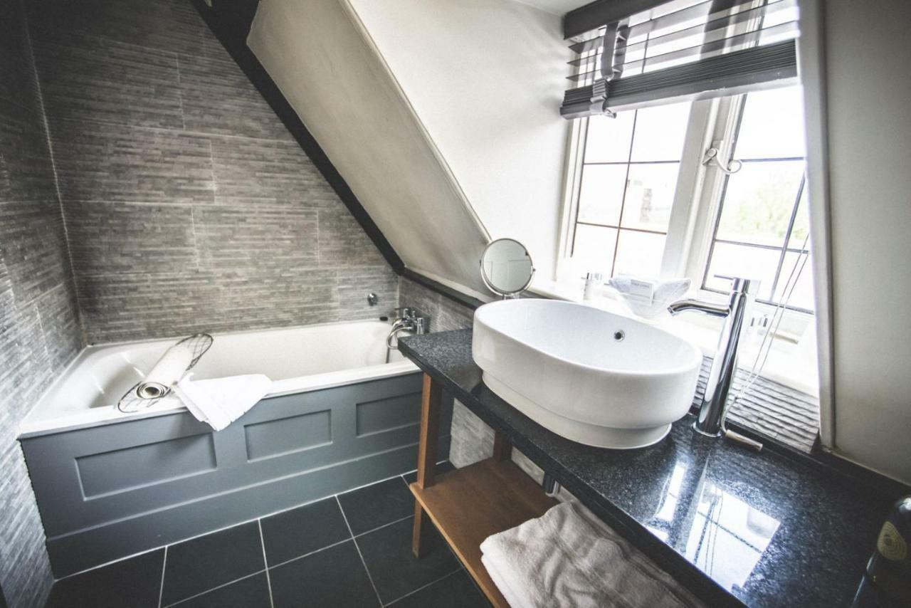 Bed and Breakfast Jeakes House Rye Exterior foto Bathroom at The Swan Hotel